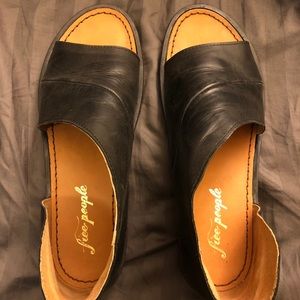 Fabulous Free People Black Mont Blanc Sandals